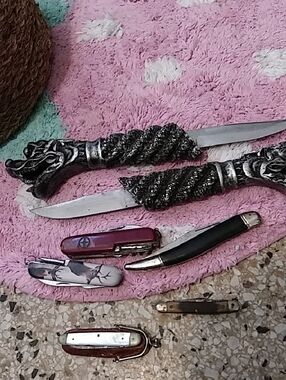 6 Vintage Knives